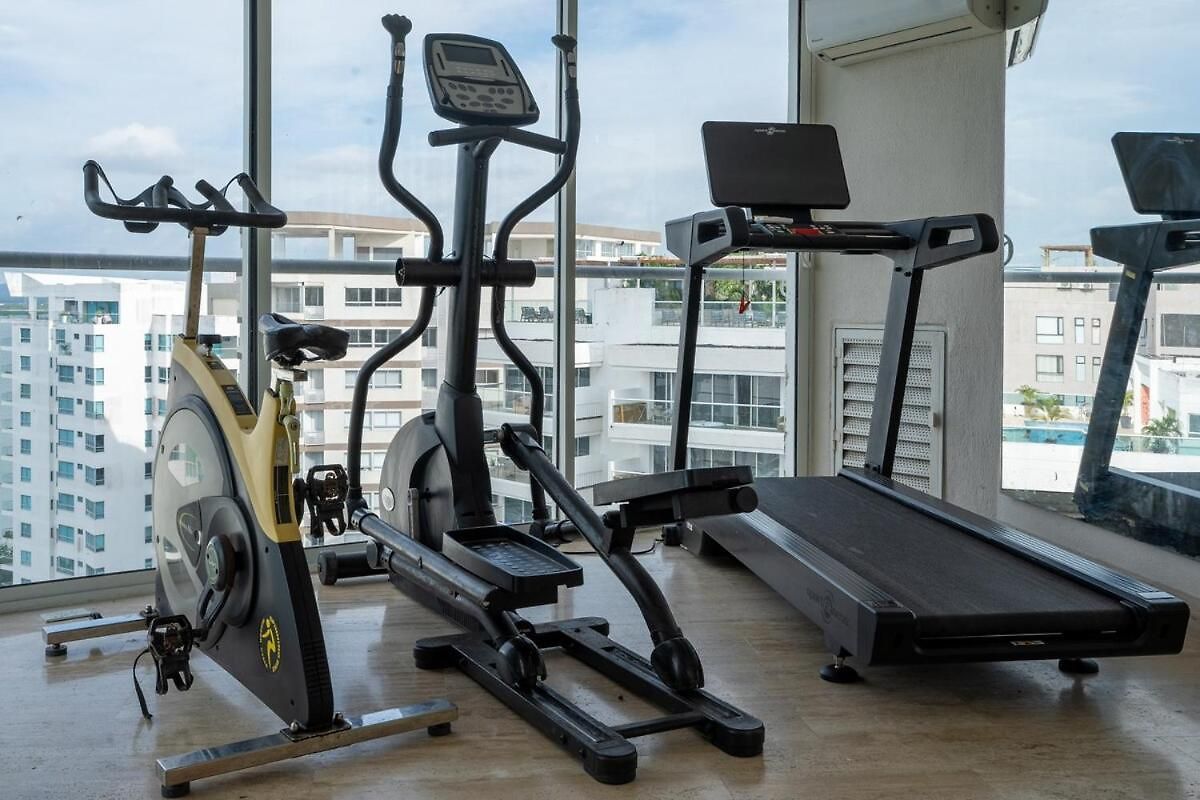 Modern Near The With Jacuzzi, Apartamento