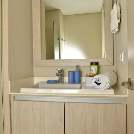 Modern Near The With Jacuzzi, Apartamento Cartagena