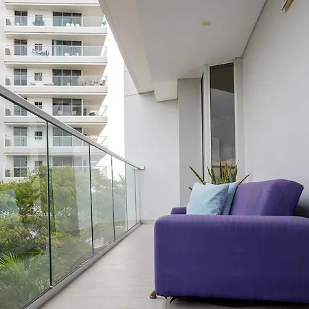 Modern Near The With Jacuzzi, Apartamento