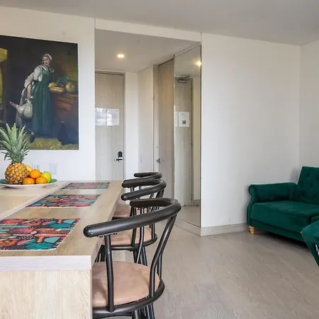 Modern Near The With Jacuzzi, Apartamento *