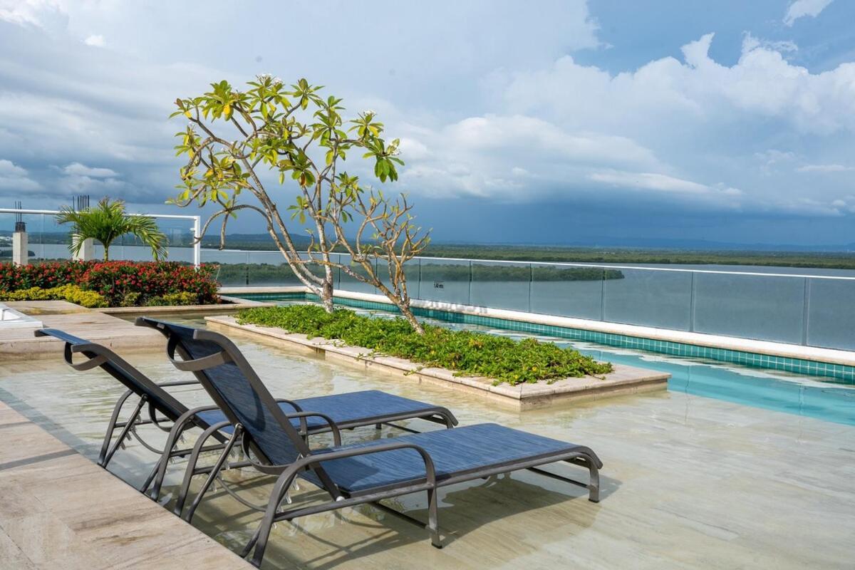 Modern Near The With Jacuzzi, Apartamento Cartagena